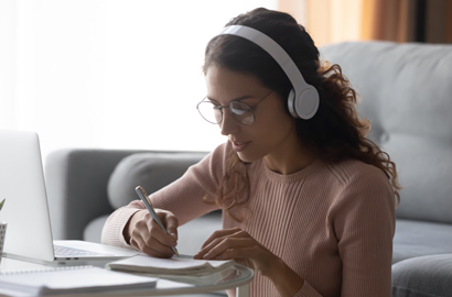 Auriculares y trauma acústico